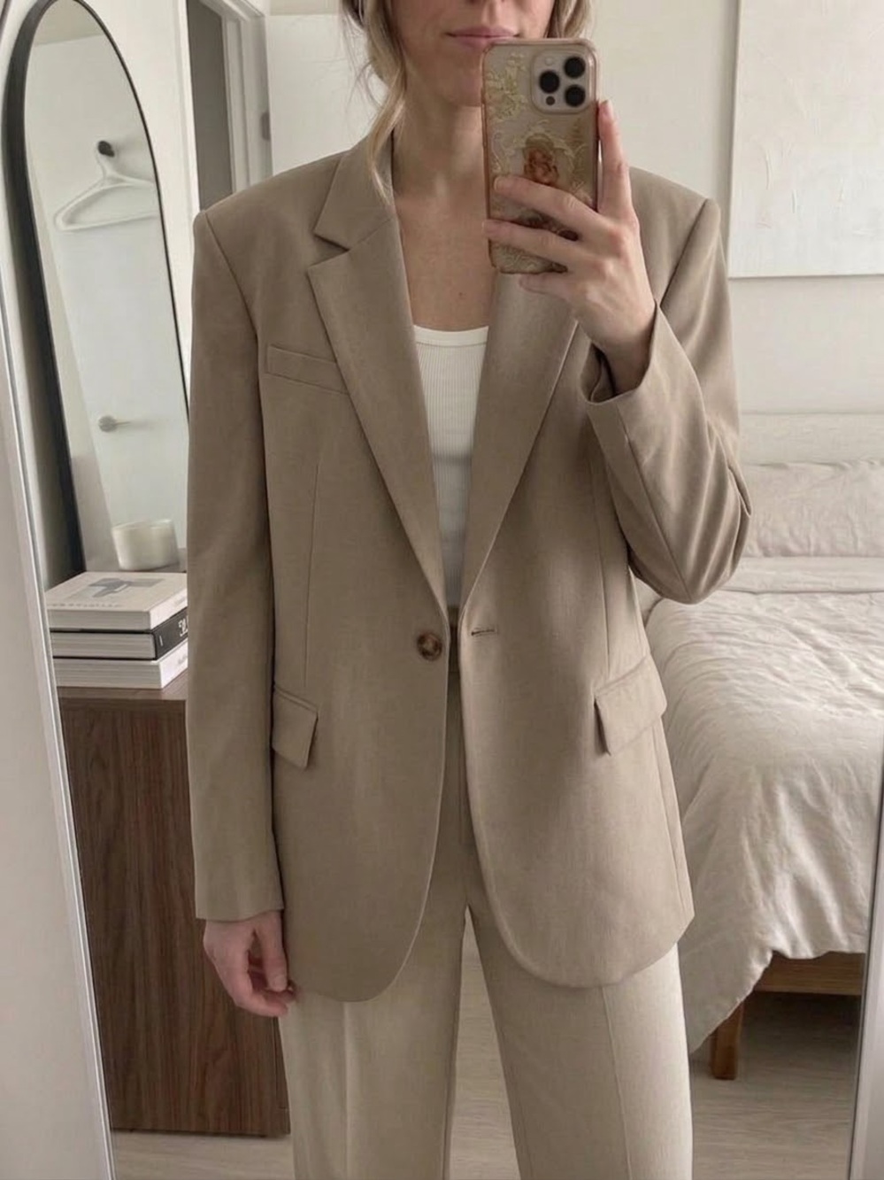 Aritzia Beige Tailored Single-Button Blazer